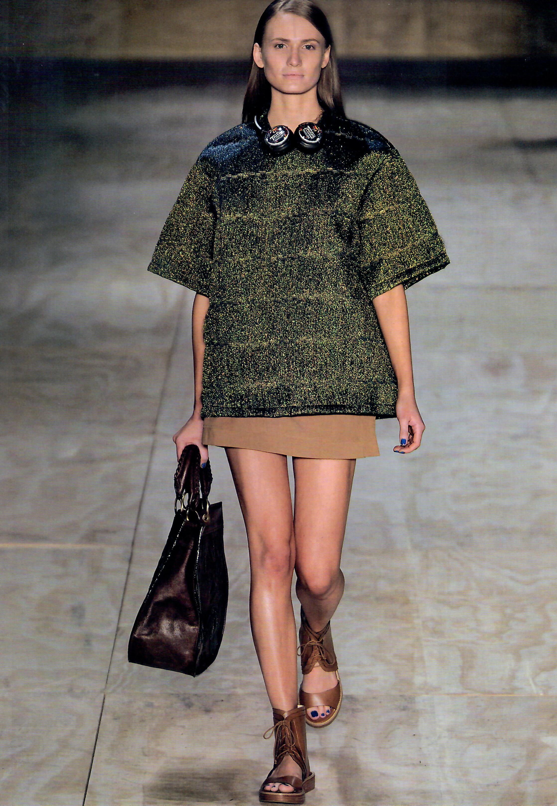 VOGUEPASSARELASVERAO2012D